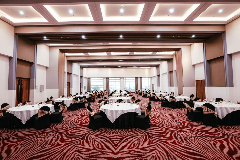 Fox Lite Hotel Metro Indah - Μπαντούνγκ Εξωτερικό φωτογραφία