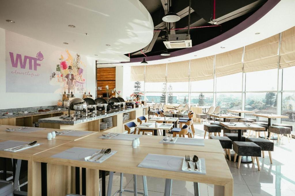 Fox Lite Hotel Metro Indah - Μπαντούνγκ Εξωτερικό φωτογραφία