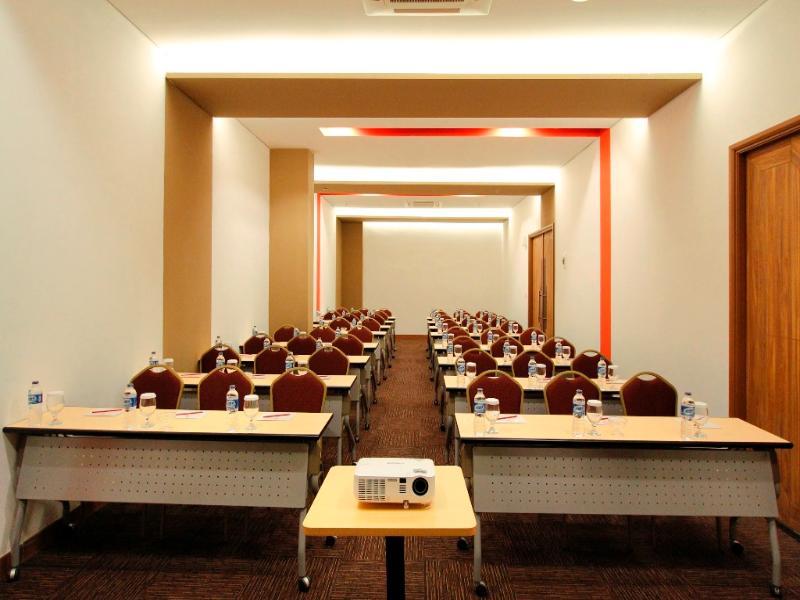 Fox Lite Hotel Metro Indah - Μπαντούνγκ Εξωτερικό φωτογραφία