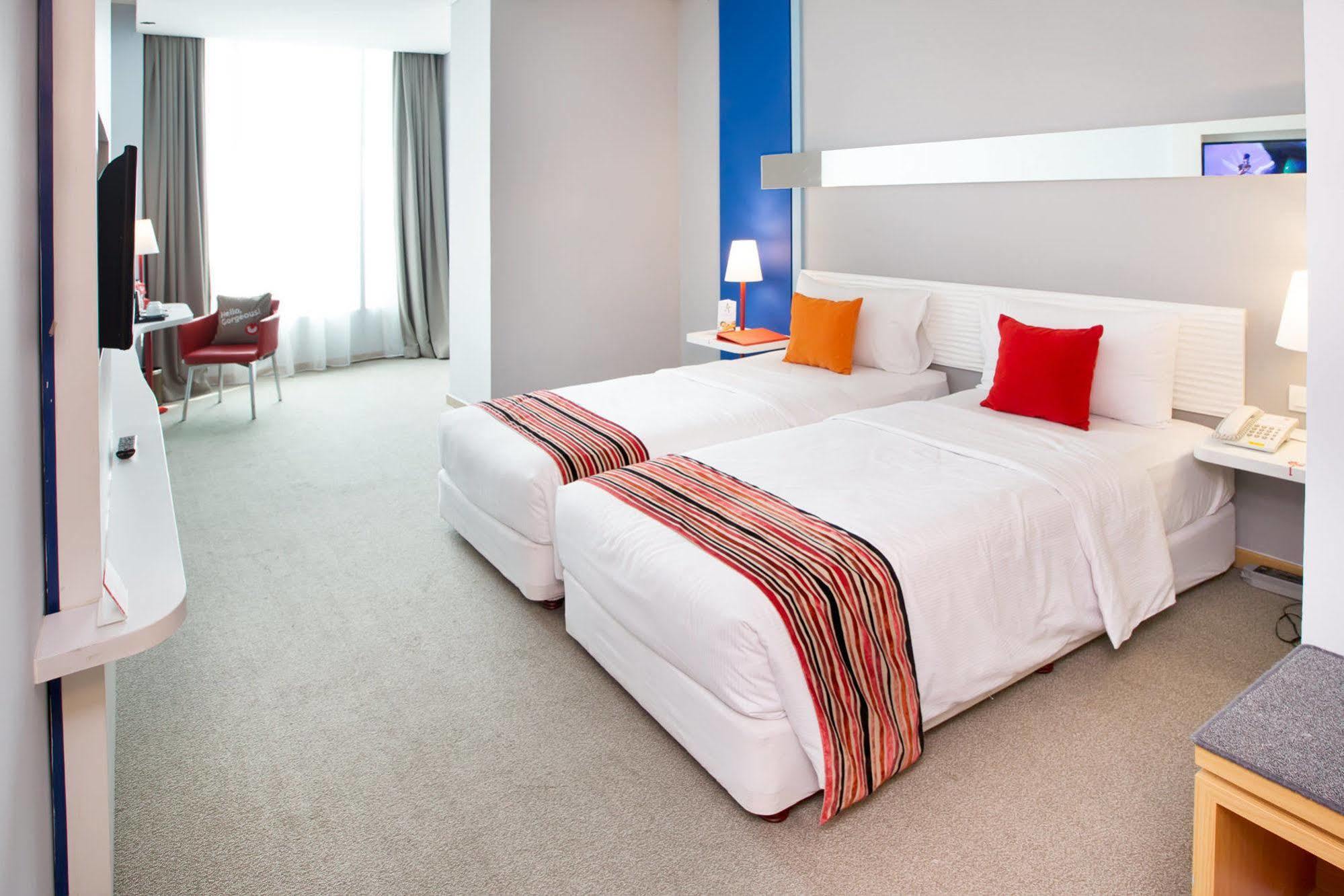 Fox Lite Hotel Metro Indah - Μπαντούνγκ Εξωτερικό φωτογραφία
